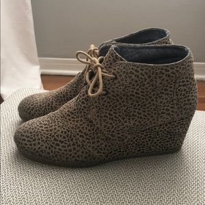 TOMS Cheetah Wedge Booties